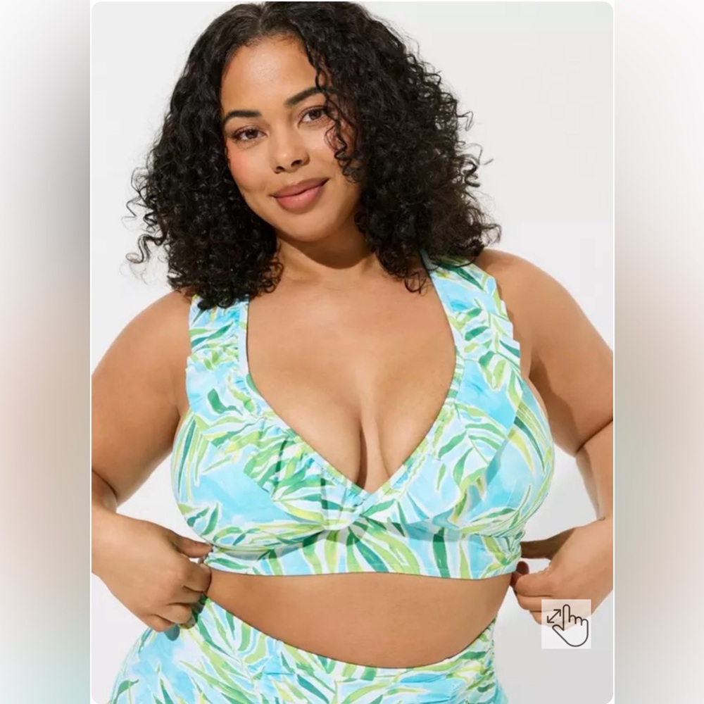 Torrid Wireless Triangle Ruffle Bikini Top Size 4